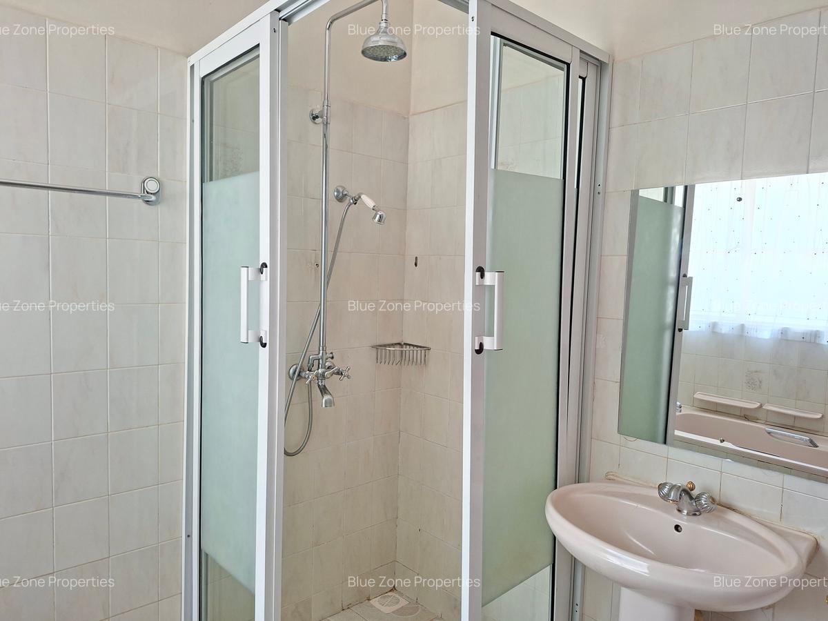 3 Bed Townhouse with En Suite at Off Duom Palm Street - 15