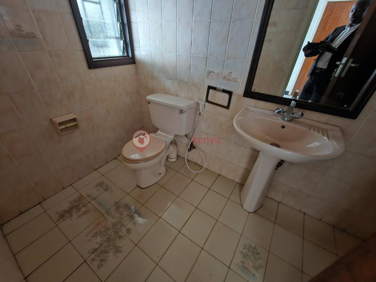 4 Bed House with En Suite in Muthaiga - 17