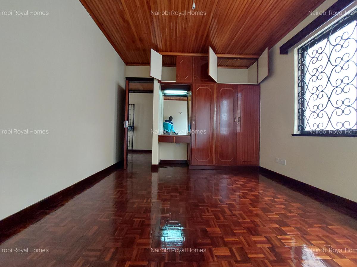 6 Bed Townhouse with En Suite at Kilimani Road - 10
