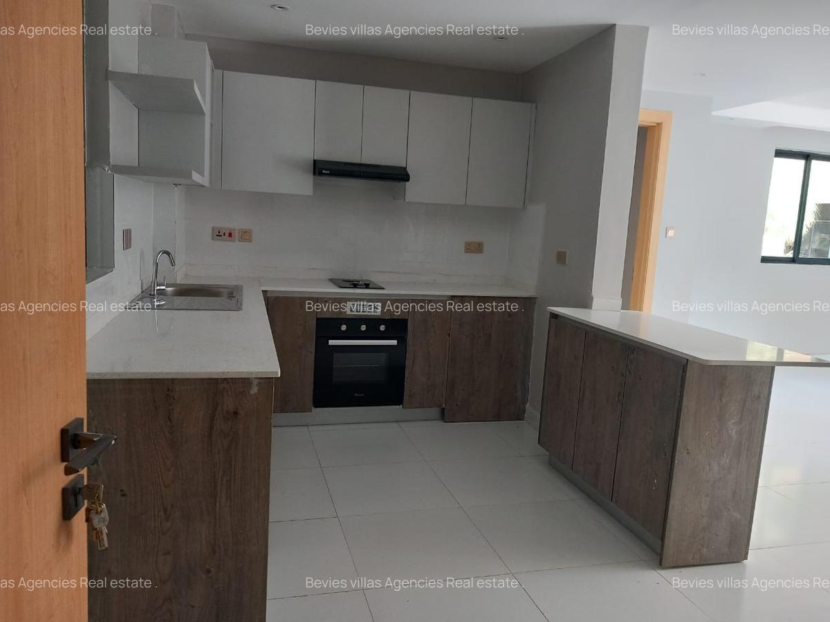 1 Bed Apartment with En Suite at Parklands - 3