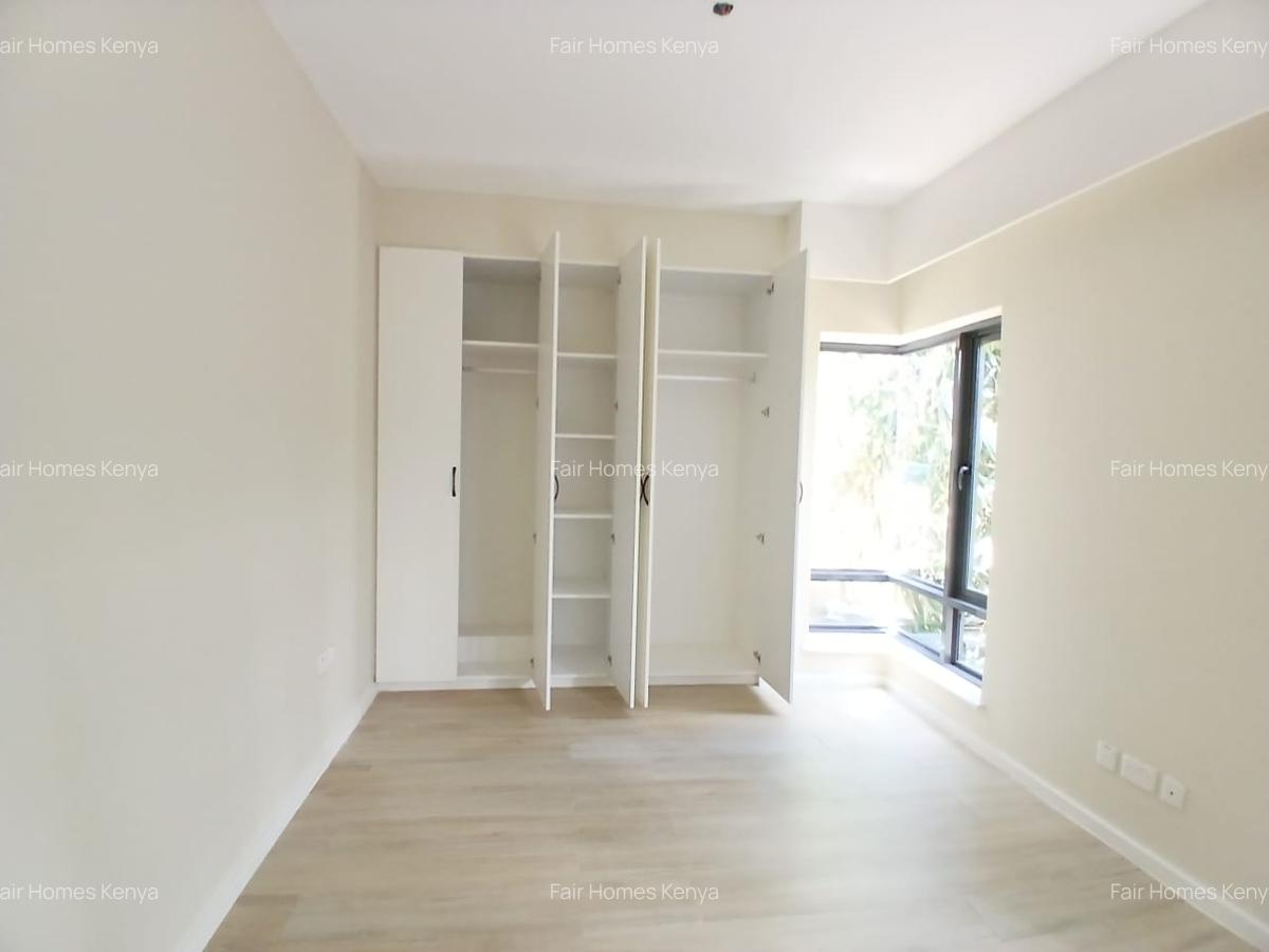 2 Bed Apartment with En Suite at Riverside Drive - 13