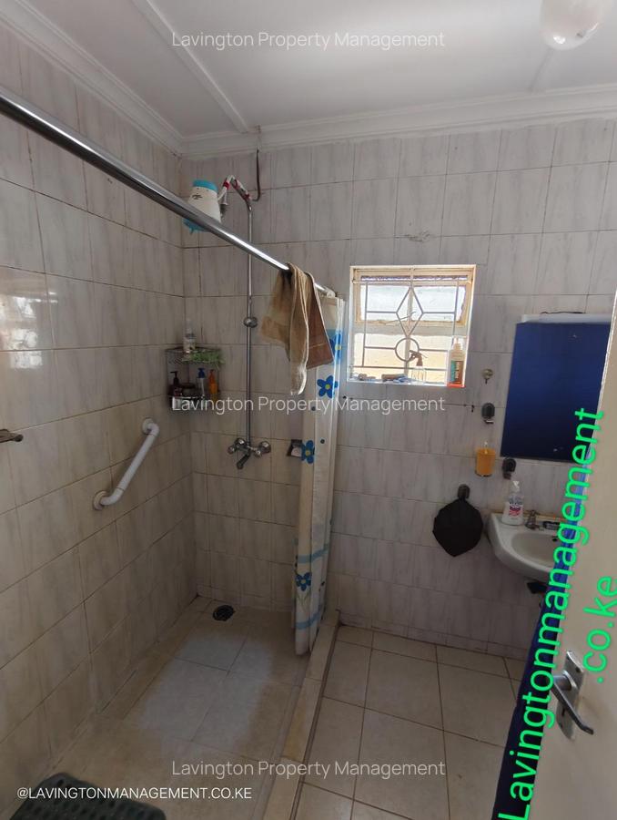 3 Bed Townhouse with En Suite at Lavington West Estate - 16