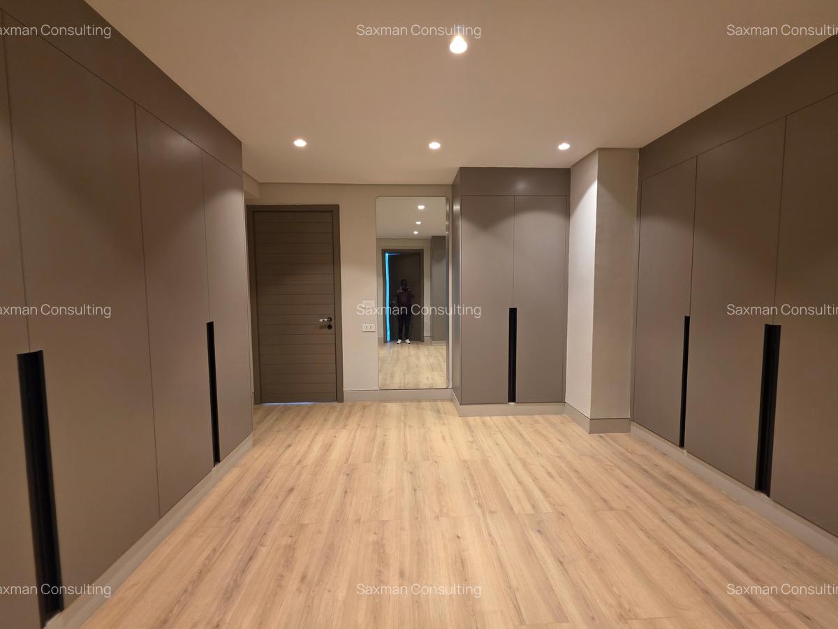 5 Bed Villa with En Suite in Westlands Area - 6