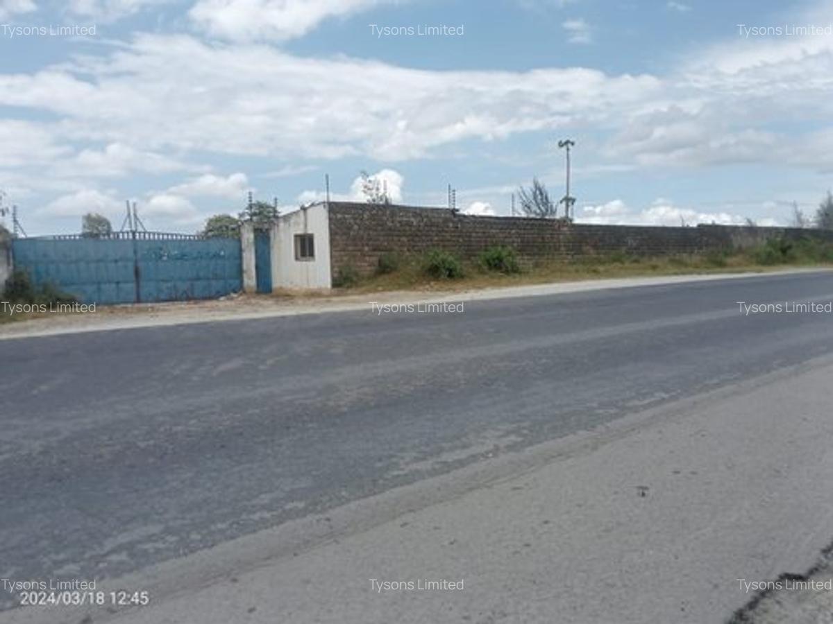 2 ac Commercial Property with Parking at Kokotoni - Mariakani - 1