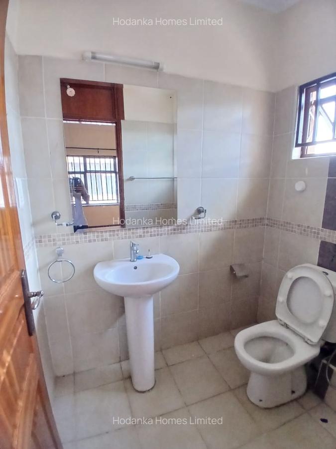 Serviced 3 Bed Apartment with En Suite in Kilimani - 12