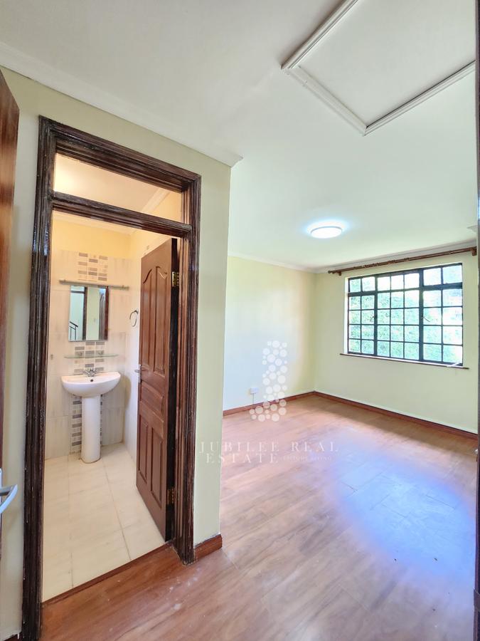 4 Bed Townhouse with En Suite in Kiambu Road - 13