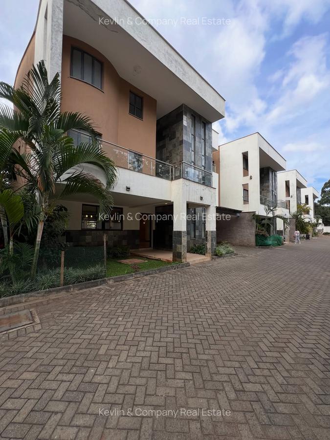 5 Bed Townhouse with En Suite in Lavington - 3