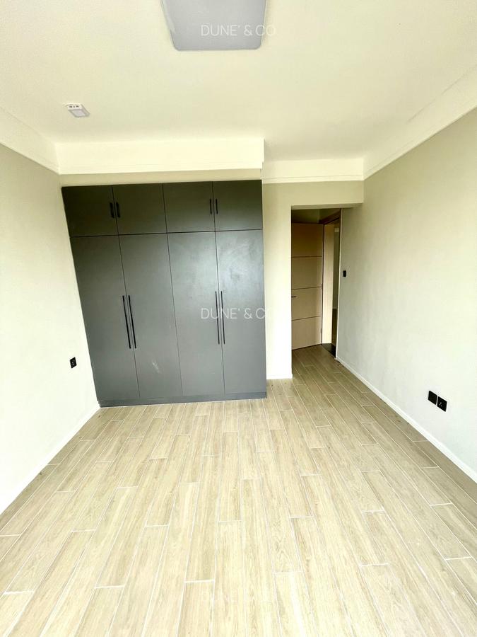 2 Bed Apartment with En Suite in Lavington - 11