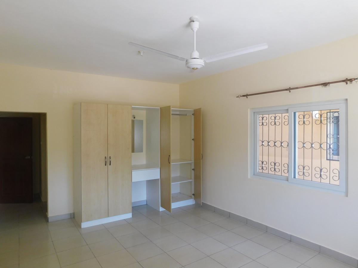 3 Bed Apartment with En Suite in Nyali Area - 6