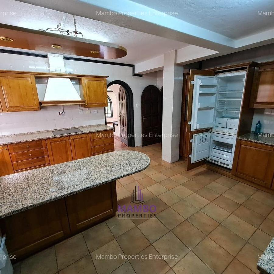 4 Bed Townhouse with En Suite at Riverside Drive - 3