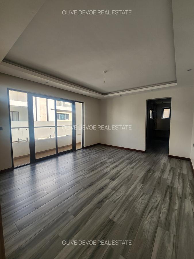 5 Bed Townhouse with En Suite in Lavington - 9