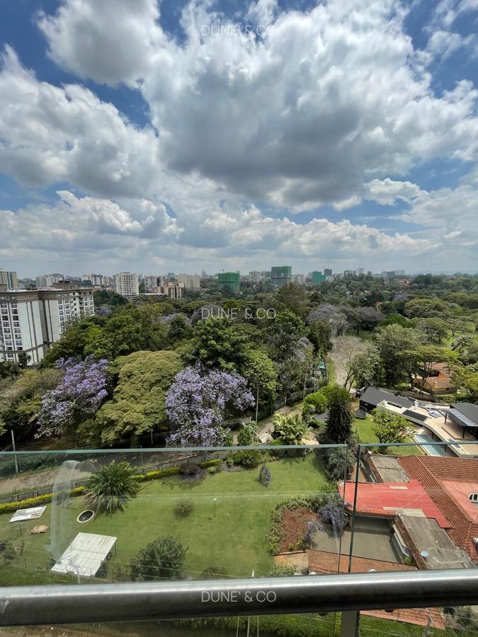 3 Bed Apartment with En Suite in Riverside - 2