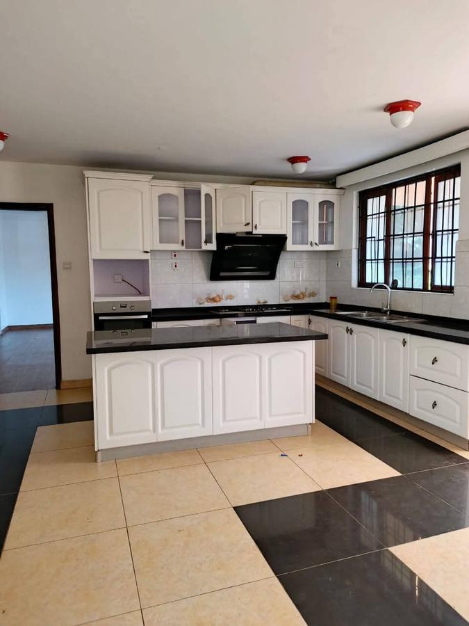 4 Bed Townhouse with En Suite at Runda - 5