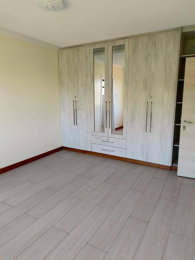 4 Bed House with En Suite in Runda - 14