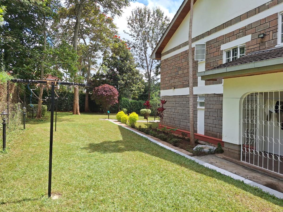 5 Bed House with En Suite in Runda - 2