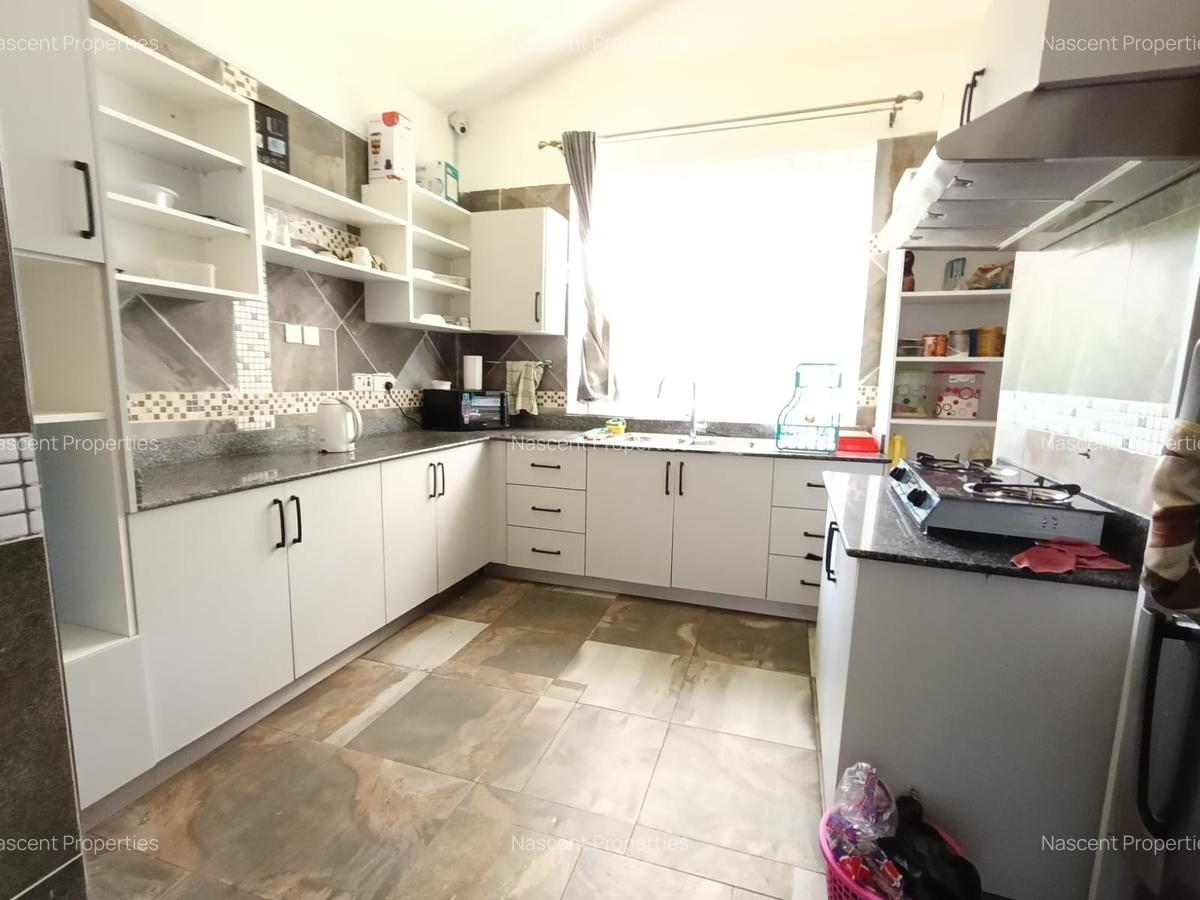 5 Bed House with En Suite in Nyari - 6