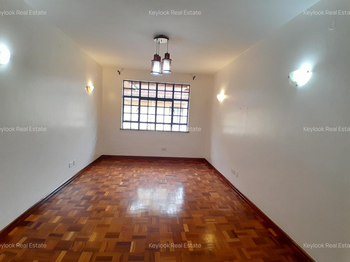 5 Bed Townhouse with En Suite in Lavington - 16
