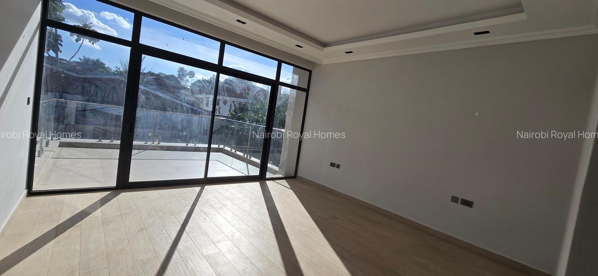 5 Bed Townhouse with En Suite at Lavington Green - 9