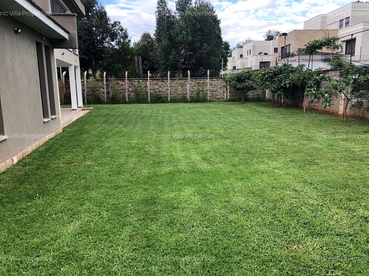 6 Bed Townhouse with En Suite in Lavington - 3