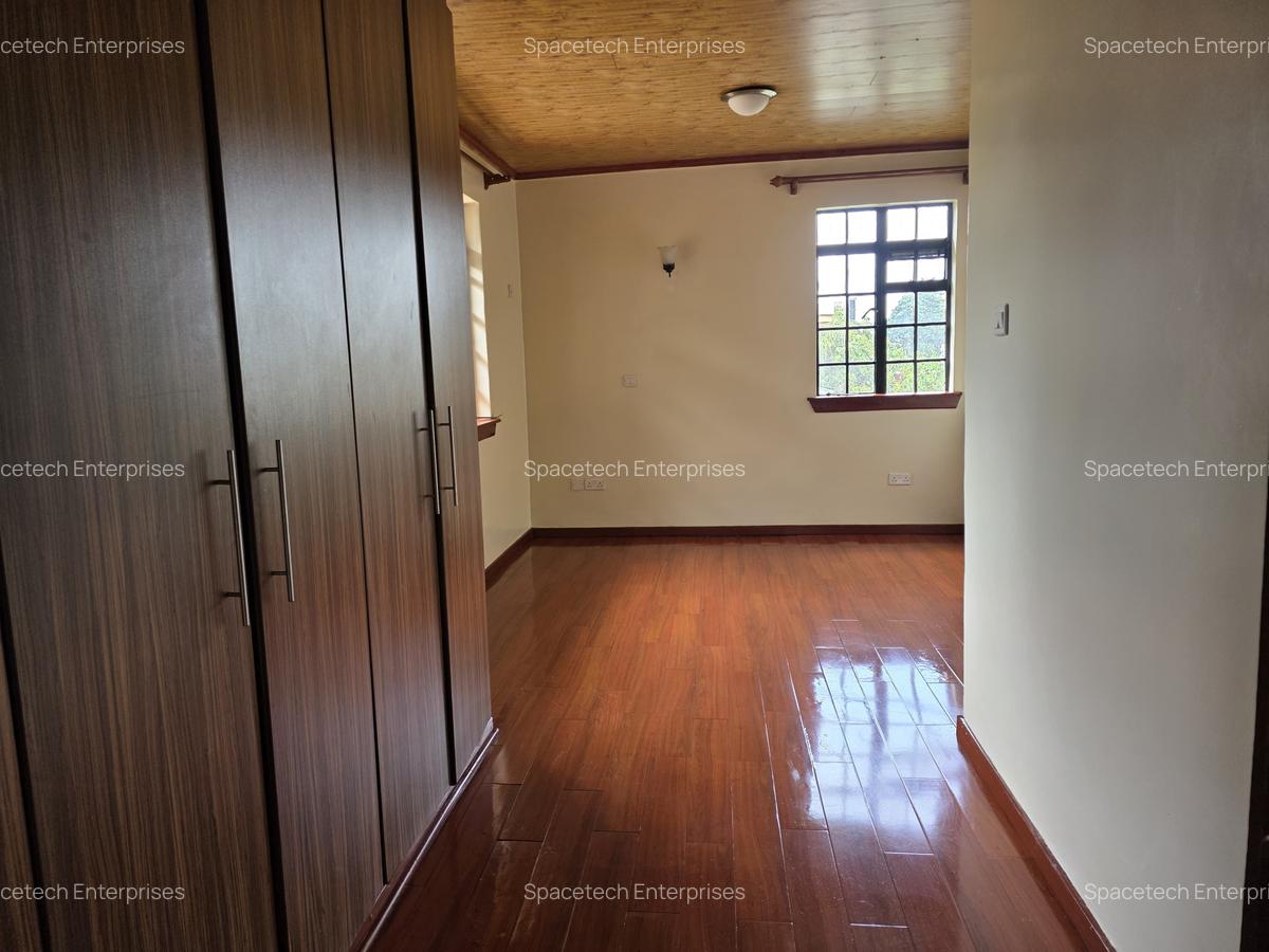 6 Bed House with En Suite in Runda - 18