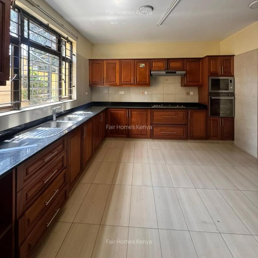 5 Bed Townhouse with En Suite at Gitanga Road - 5