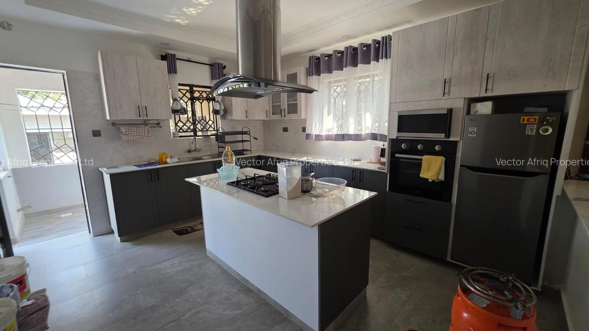 4 Bed House with En Suite in Ongata Rongai - 10