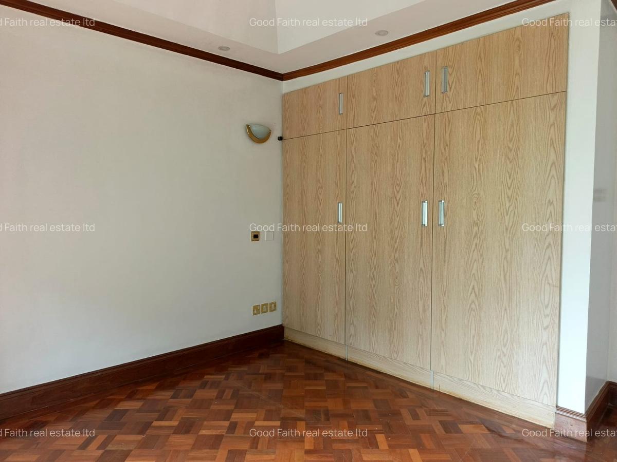 5 Bed Townhouse with En Suite in Runda - 6