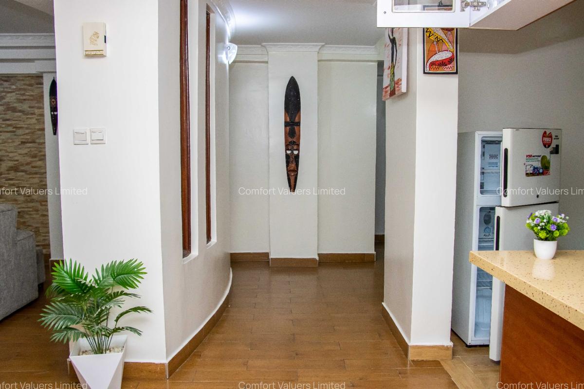 Serviced 4 Bed Apartment with En Suite at Hurlingham - 17