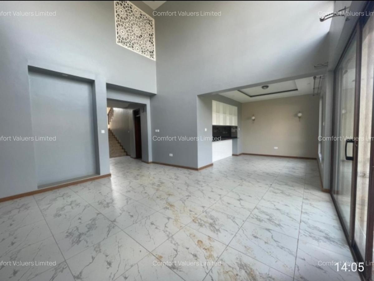 5 Bed Townhouse with En Suite at Runda - 13