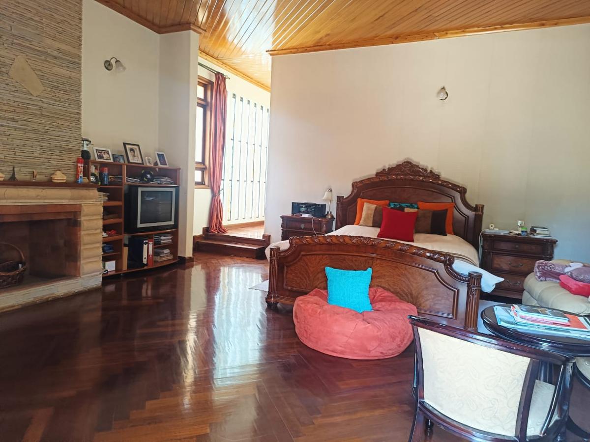 4 Bed House with En Suite in Runda - 9