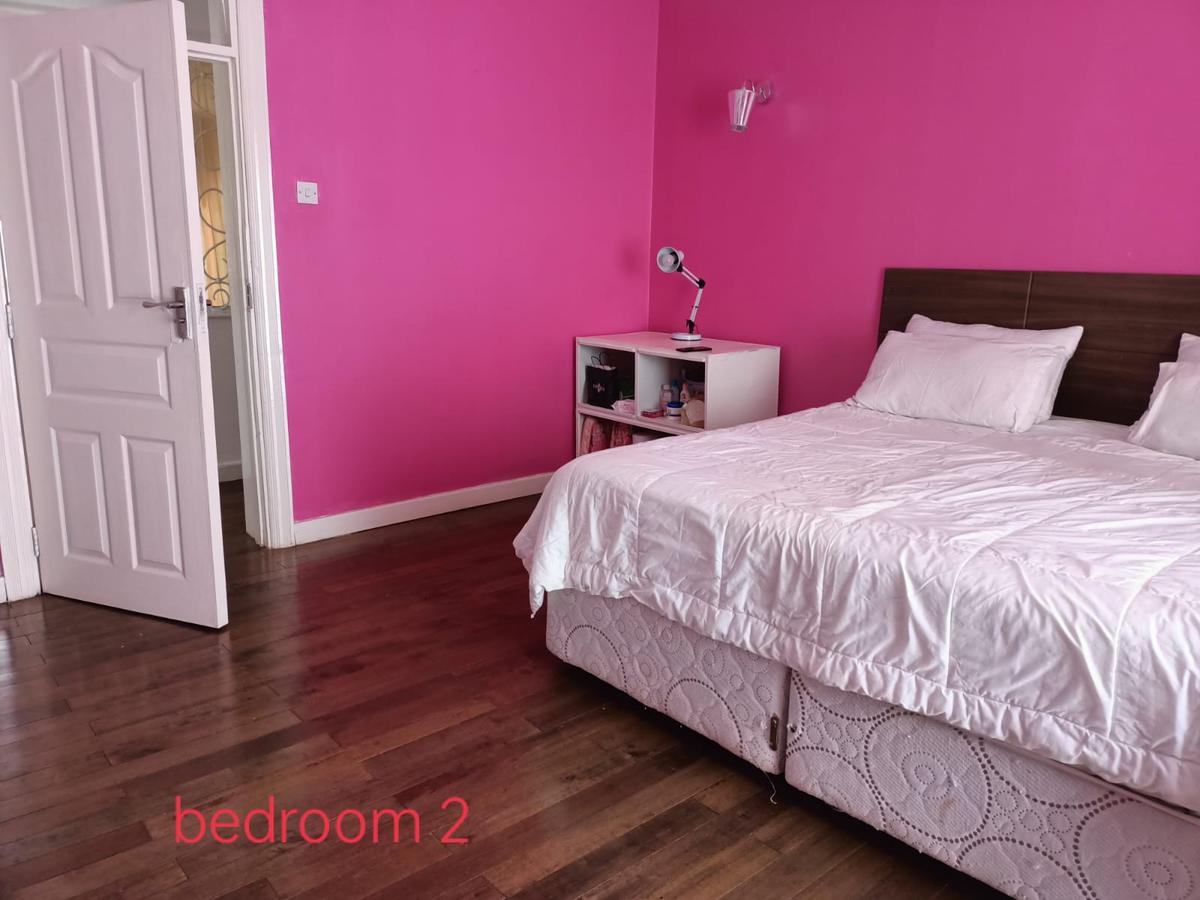 5 Bed House with En Suite at Shopping Center - 10