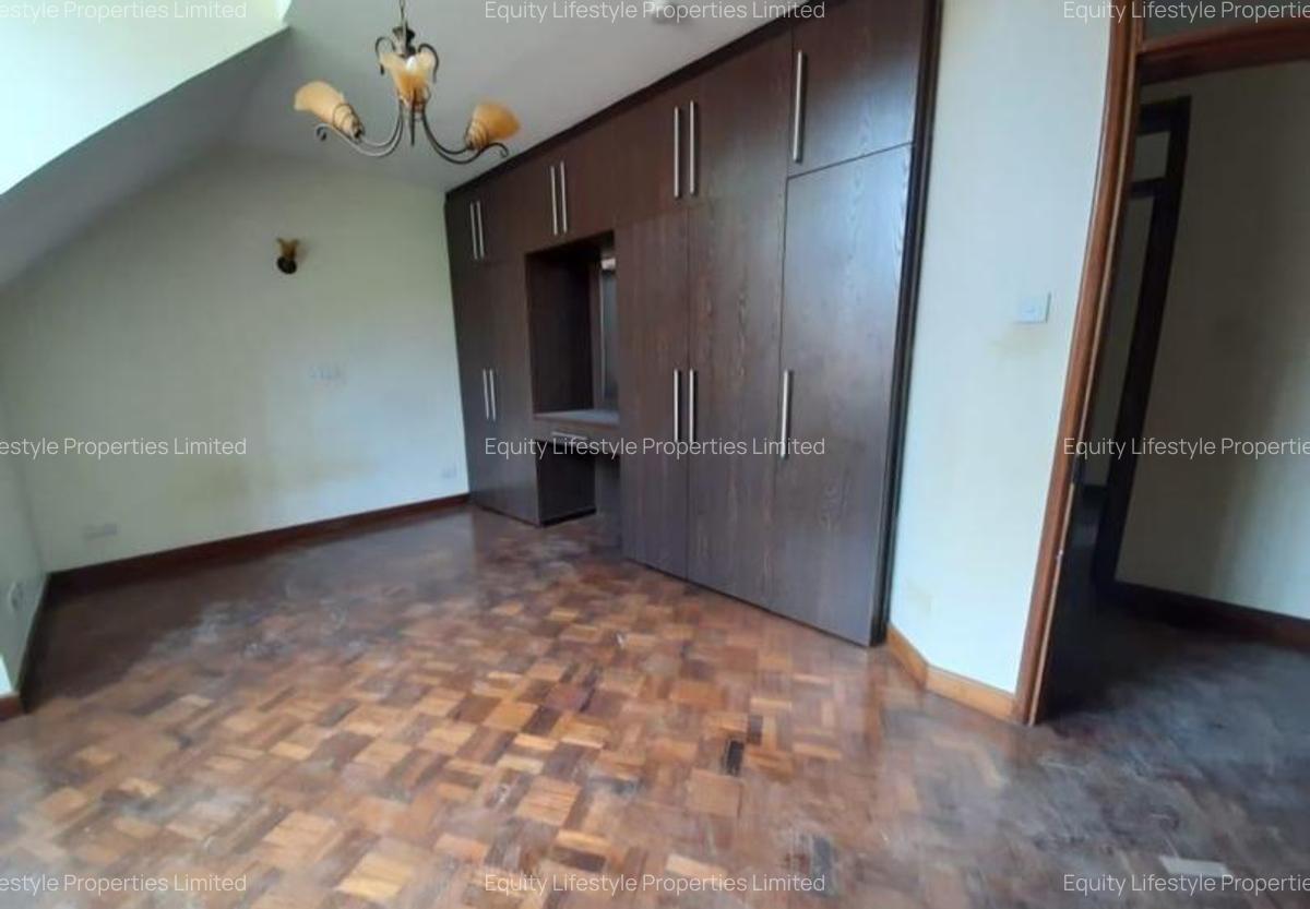 4 Bed Townhouse with En Suite in Lavington - 8