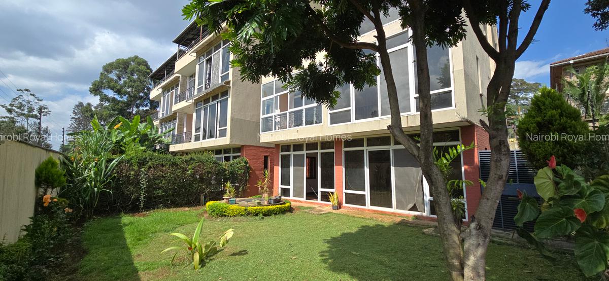 5 Bed Townhouse with En Suite at Lavington Green - 10