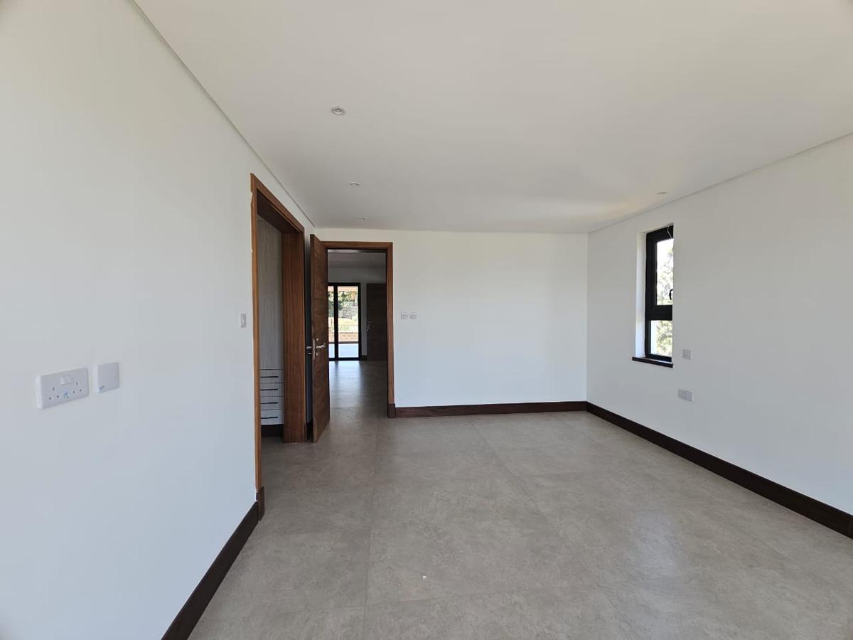 5 Bed House with En Suite in Kitisuru - 12