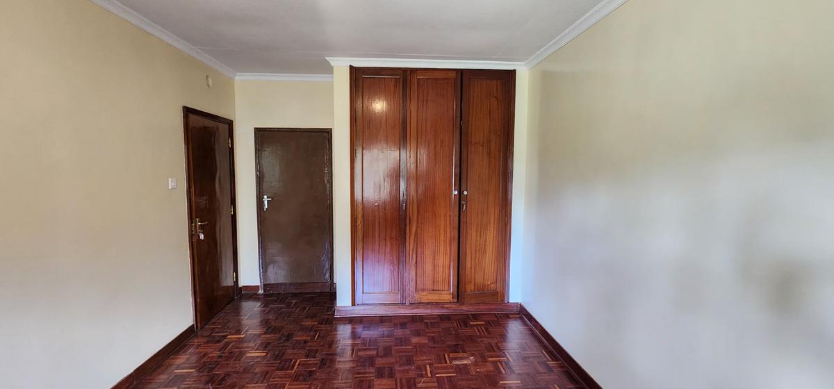 3 Bed House with En Suite in Lavington - 15