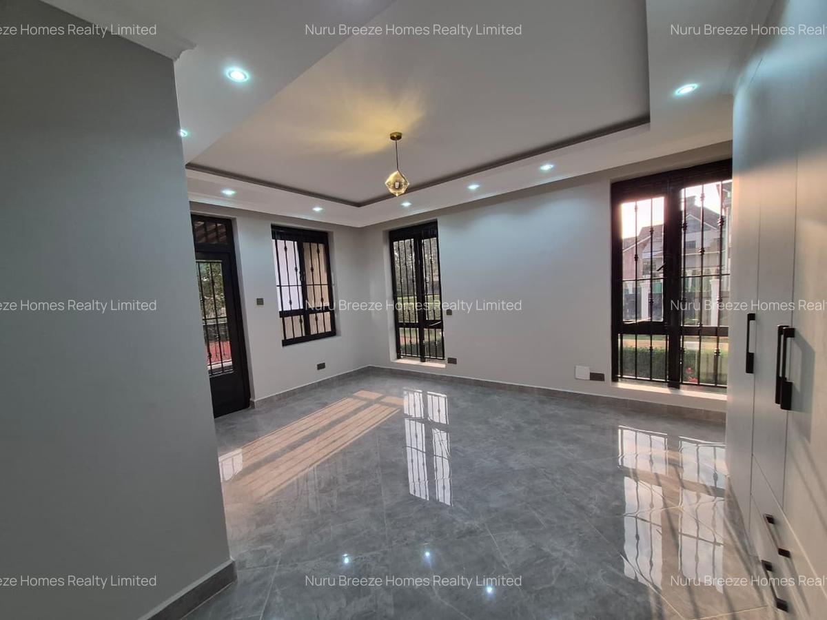 5 Bed House with En Suite in Runda - 17