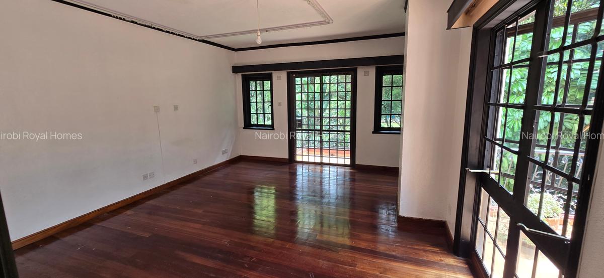 4 Bed Townhouse with En Suite at Riverside Drive - 9