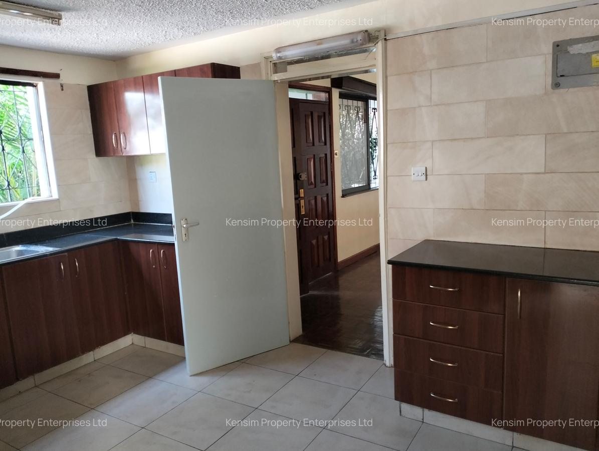 4 Bed Townhouse with En Suite in Kilimani - 11