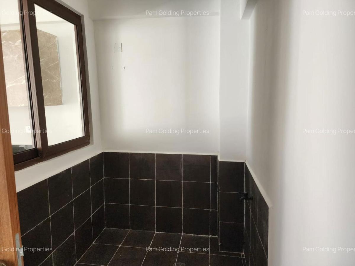 4 Bed Apartment with En Suite in Rhapta Road - 13