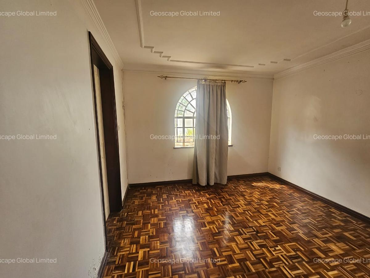 5 Bed House with En Suite in Loresho - 9