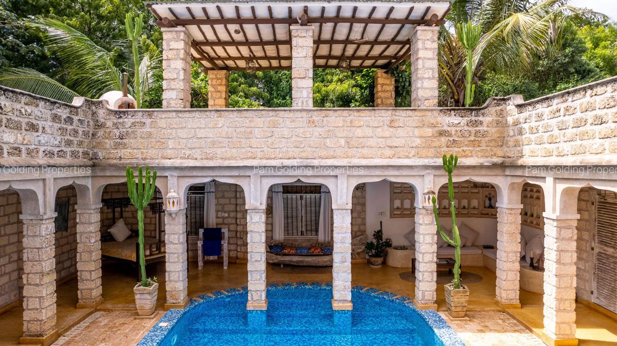 4 Bed Villa at Bofa - 8