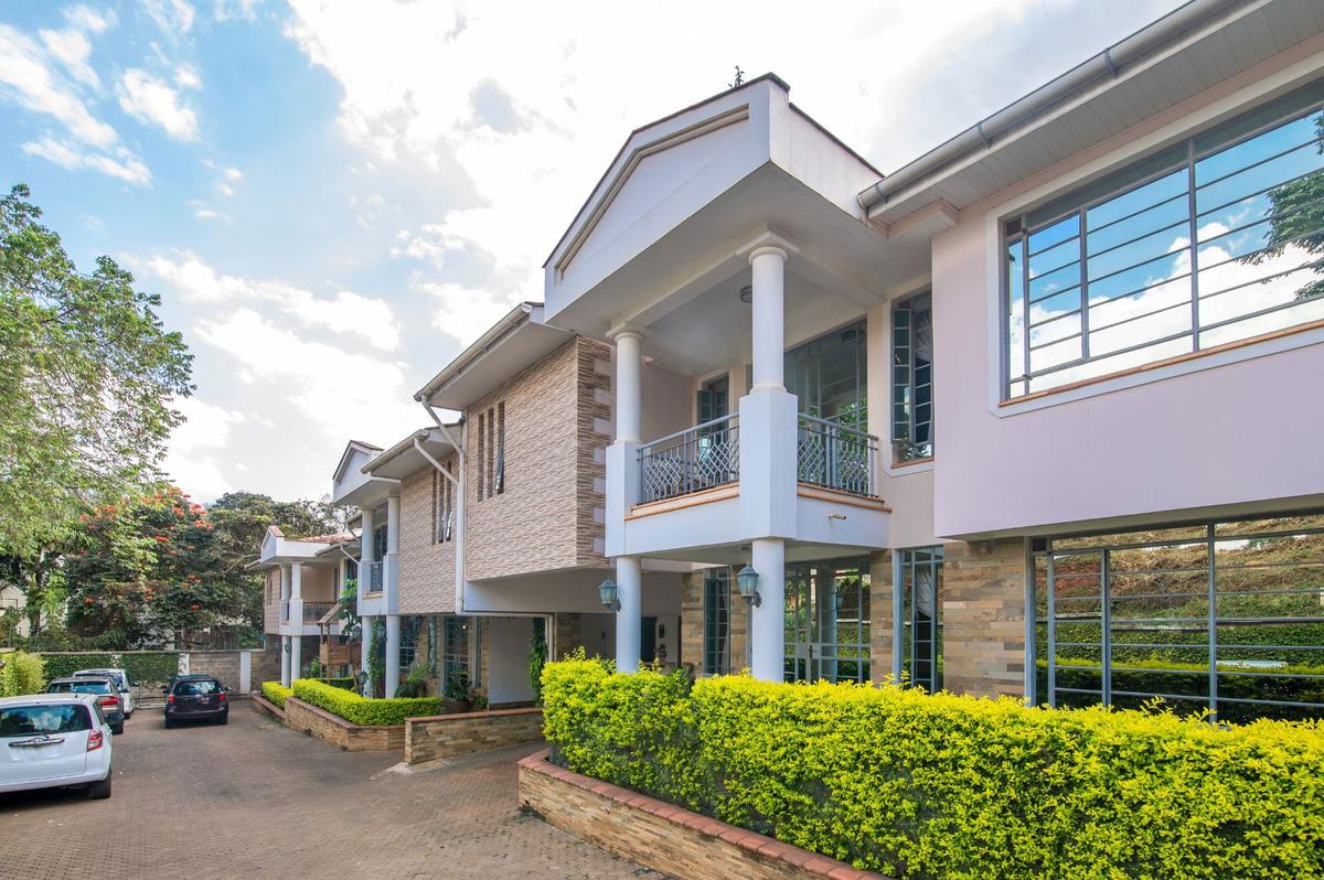 5 Bed Townhouse with En Suite in Westlands Area - 19