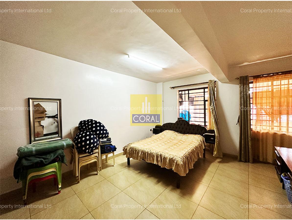 4 Bed Apartment with Parking in Parklands - 14