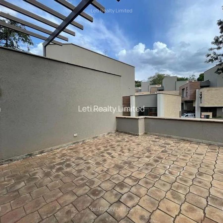 4 Bed Townhouse with En Suite in Lavington - 9