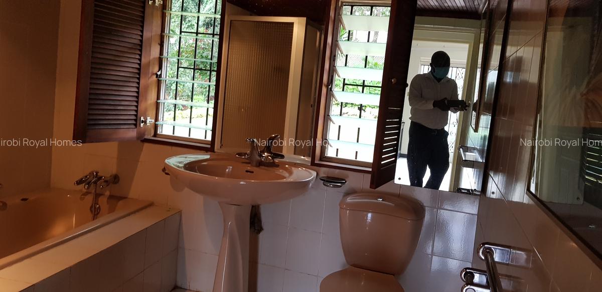 6 Bed House with En Suite at Muthaiga Road - 12