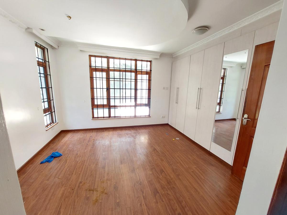 4 Bed House with En Suite in Runda - 13