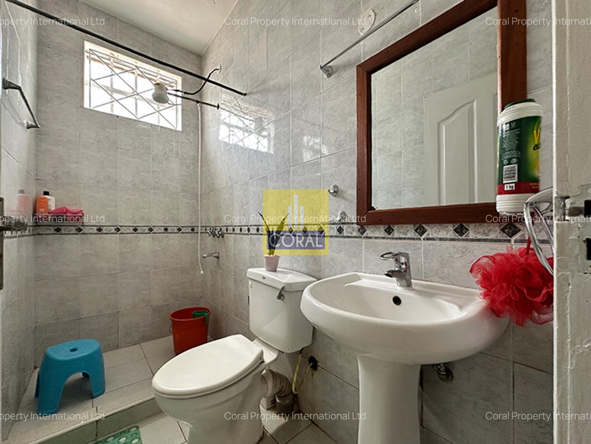 4 Bed Apartment in Parklands - 9