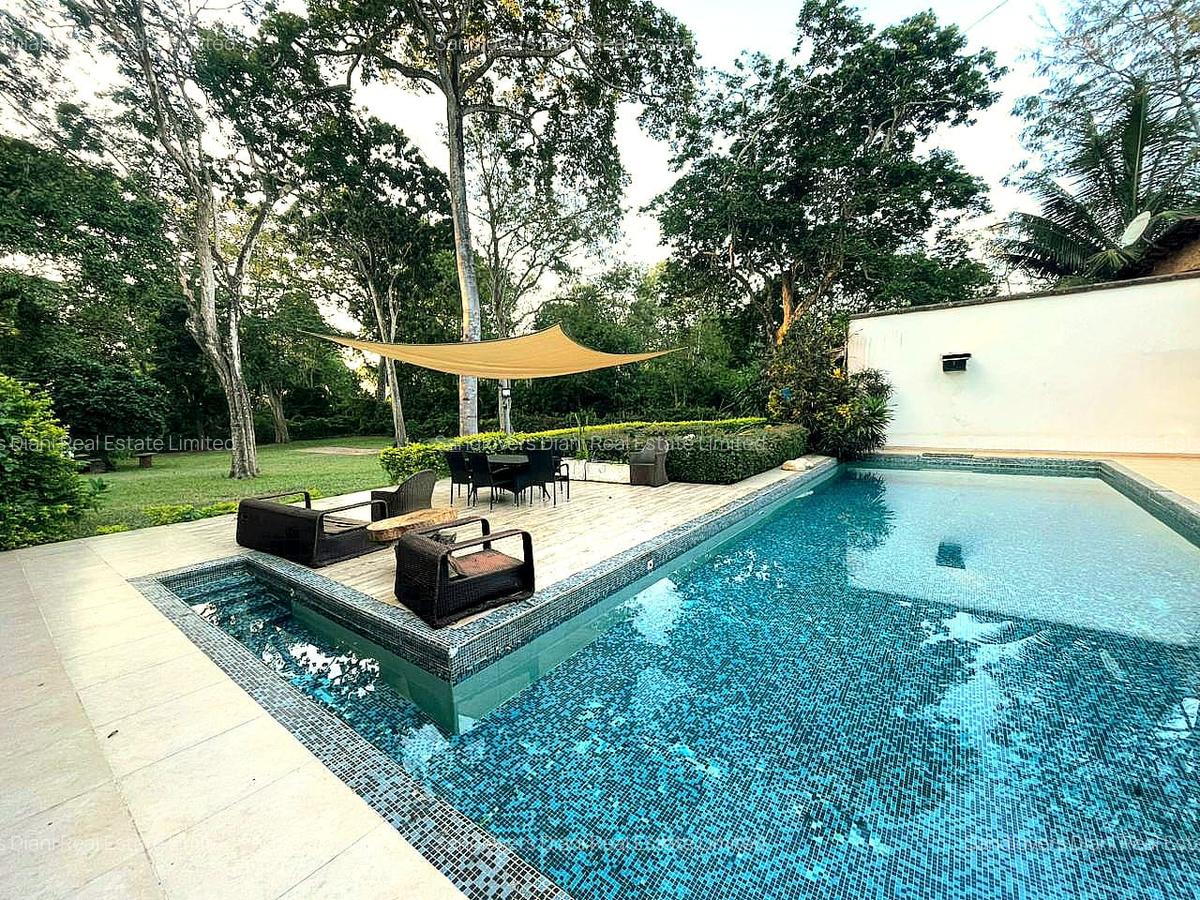 5 Bed Villa with En Suite in Diani - 3