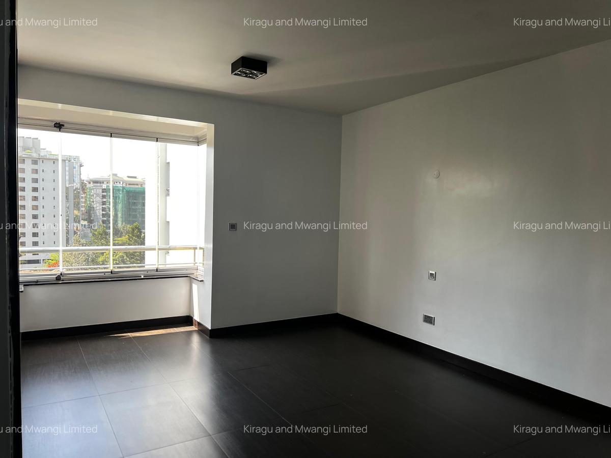 3 Bed House with En Suite at Riverside Pearl - 11