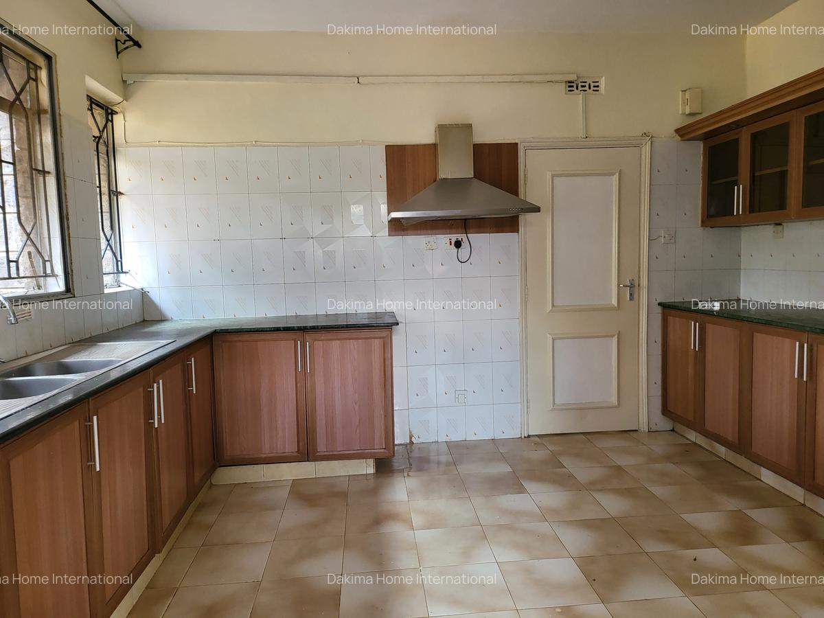 5 Bed House with En Suite in Gigiri - 8